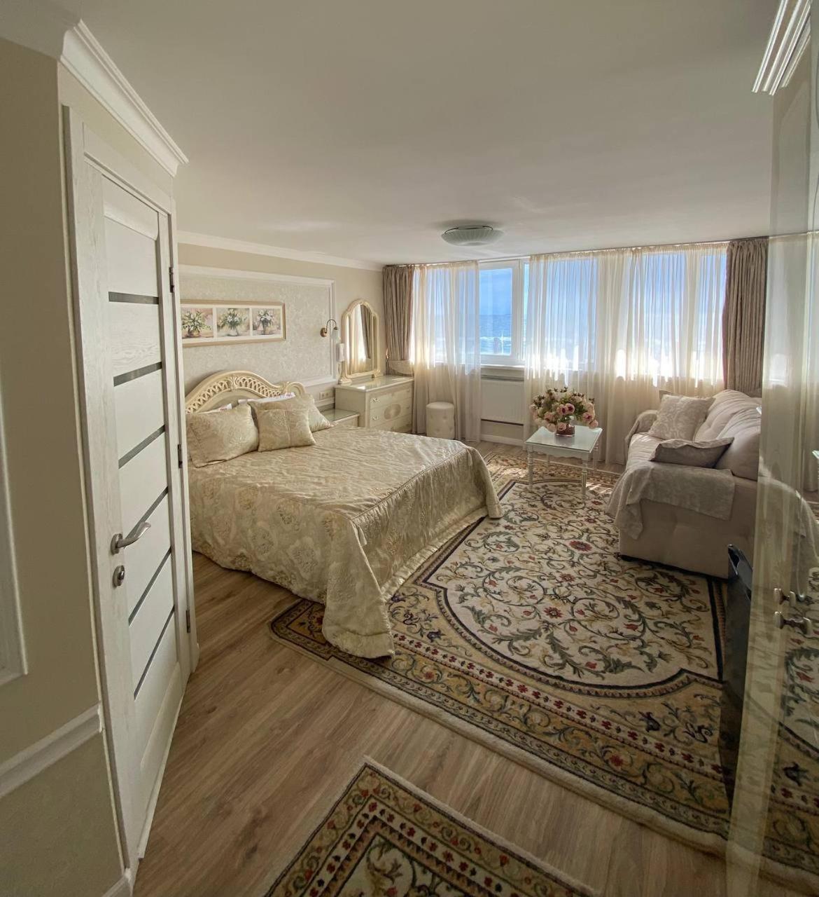 Hotel Shalanda à Odessa Extérieur photo