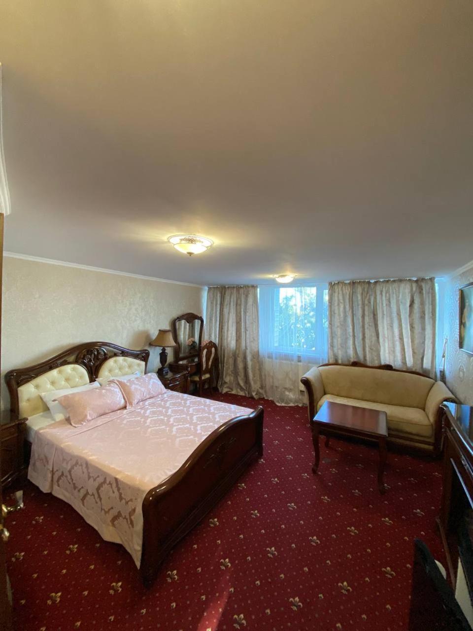 Hotel Shalanda à Odessa Extérieur photo