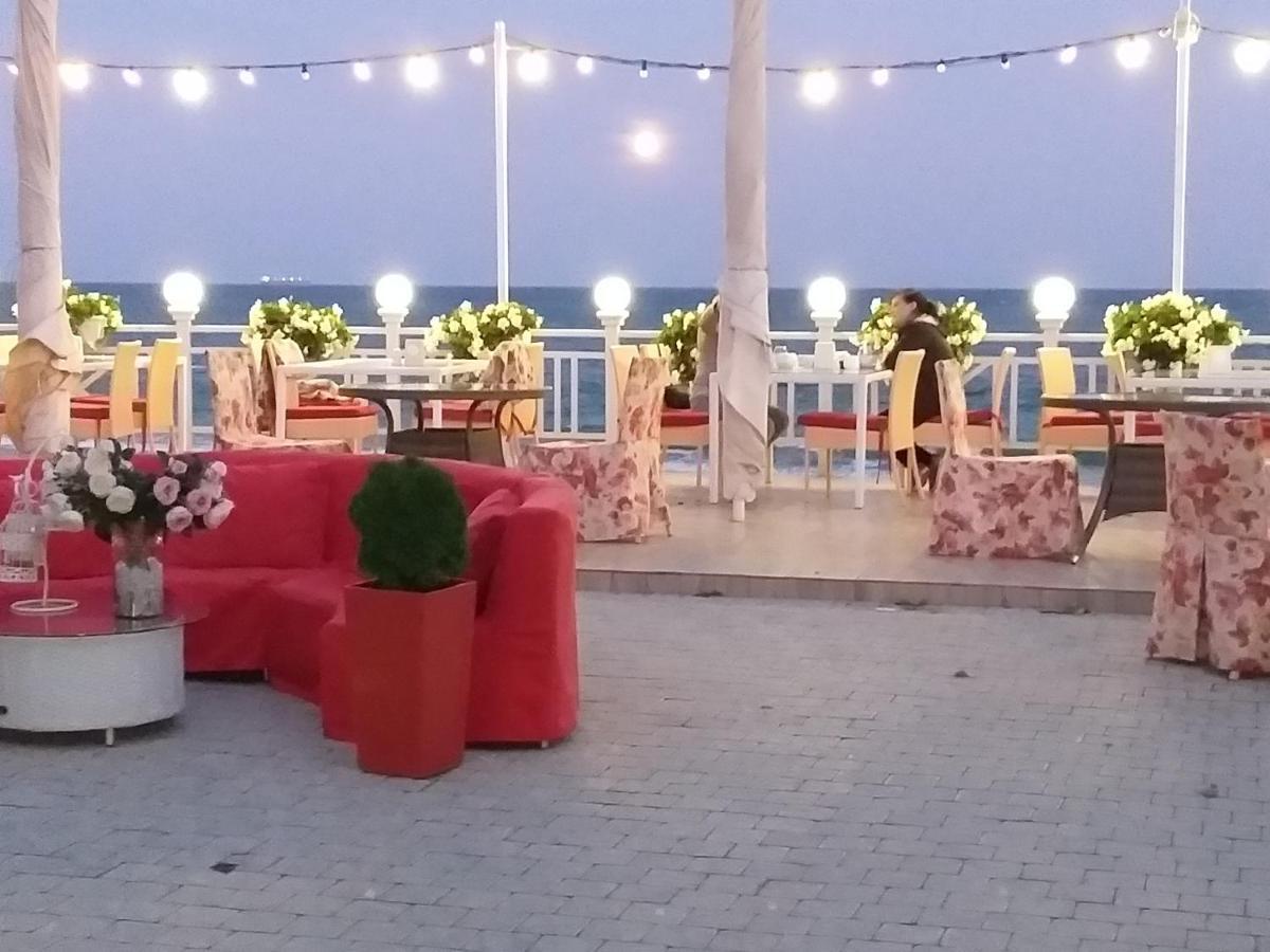 Hotel Shalanda à Odessa Extérieur photo